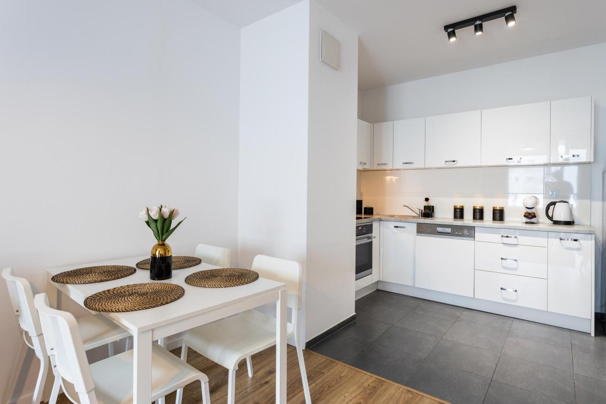 Urban Chic - Pereca - Rondo Onz - Luxury Warsaw Stays - 14 People Eksteriør billede